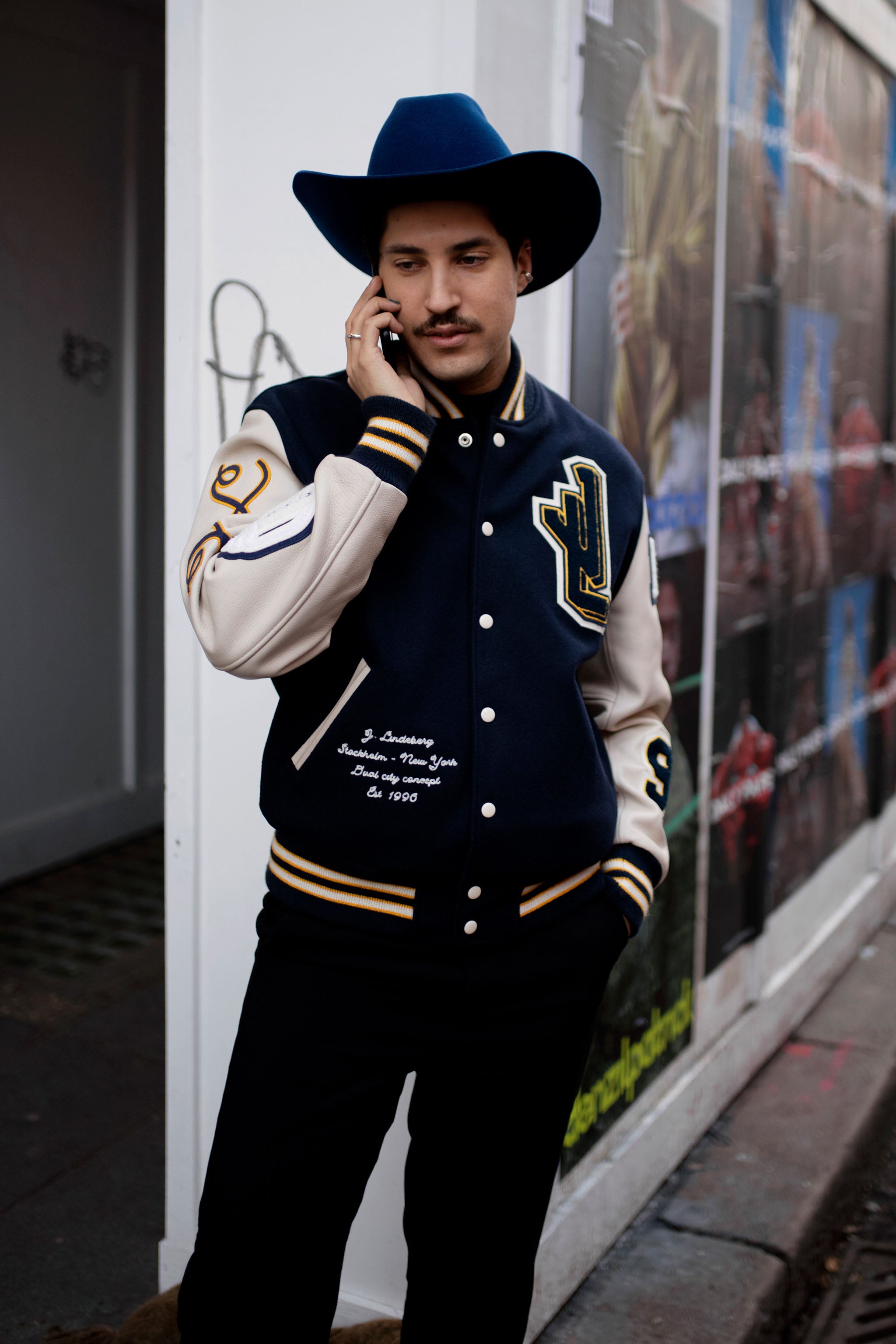 Unisex cobolt blu fur felt cowboy hat with a wide brim and center crease, handcrafted by SoonNoon in Stockholm