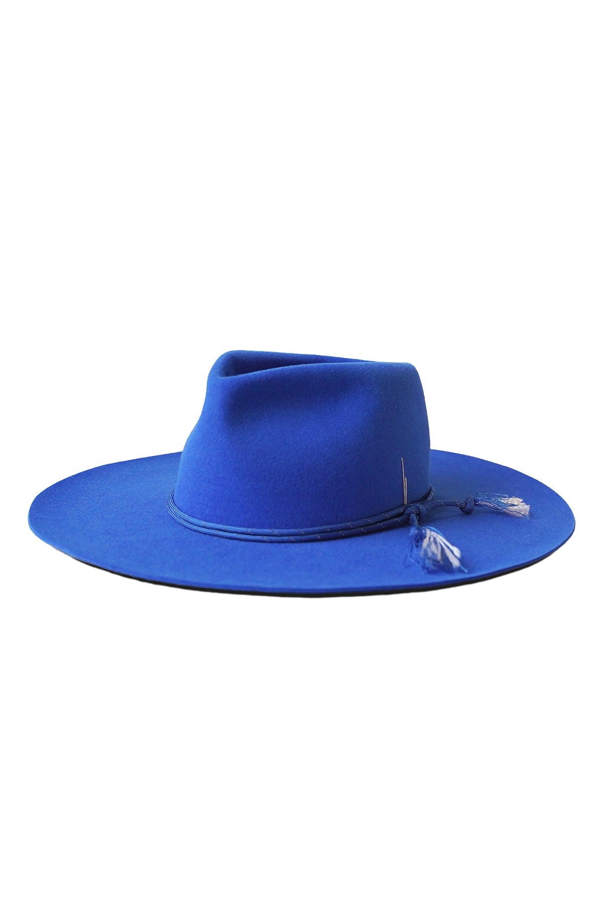Blue fur felt fedora hat with a wide brim and paracord. Unisex hat style in various sizes and colors. We ship worldwide. Shop now. Each SoonNoon hat is handmade with unique character in Stockholm, Sweden.