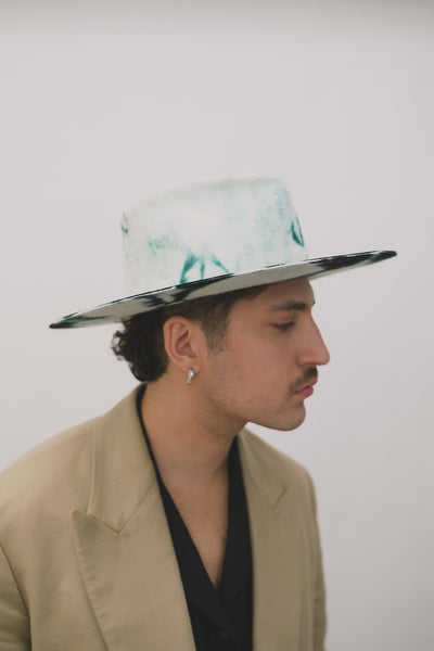 White and green tie dye fur felt fedora hat with a wide brim and tear drop crown. Unisex hat style in various sizes and colors. We ship worldwide. Shop now. Each SoonNoon hat is handmade with unique character in Stockholm, Sweden.